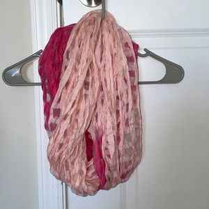 Studio Thirtysix Ruffle Mesh Scarf Pink